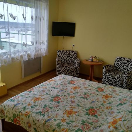 Viesbutis Jurbarkas Hotel Екстериор снимка