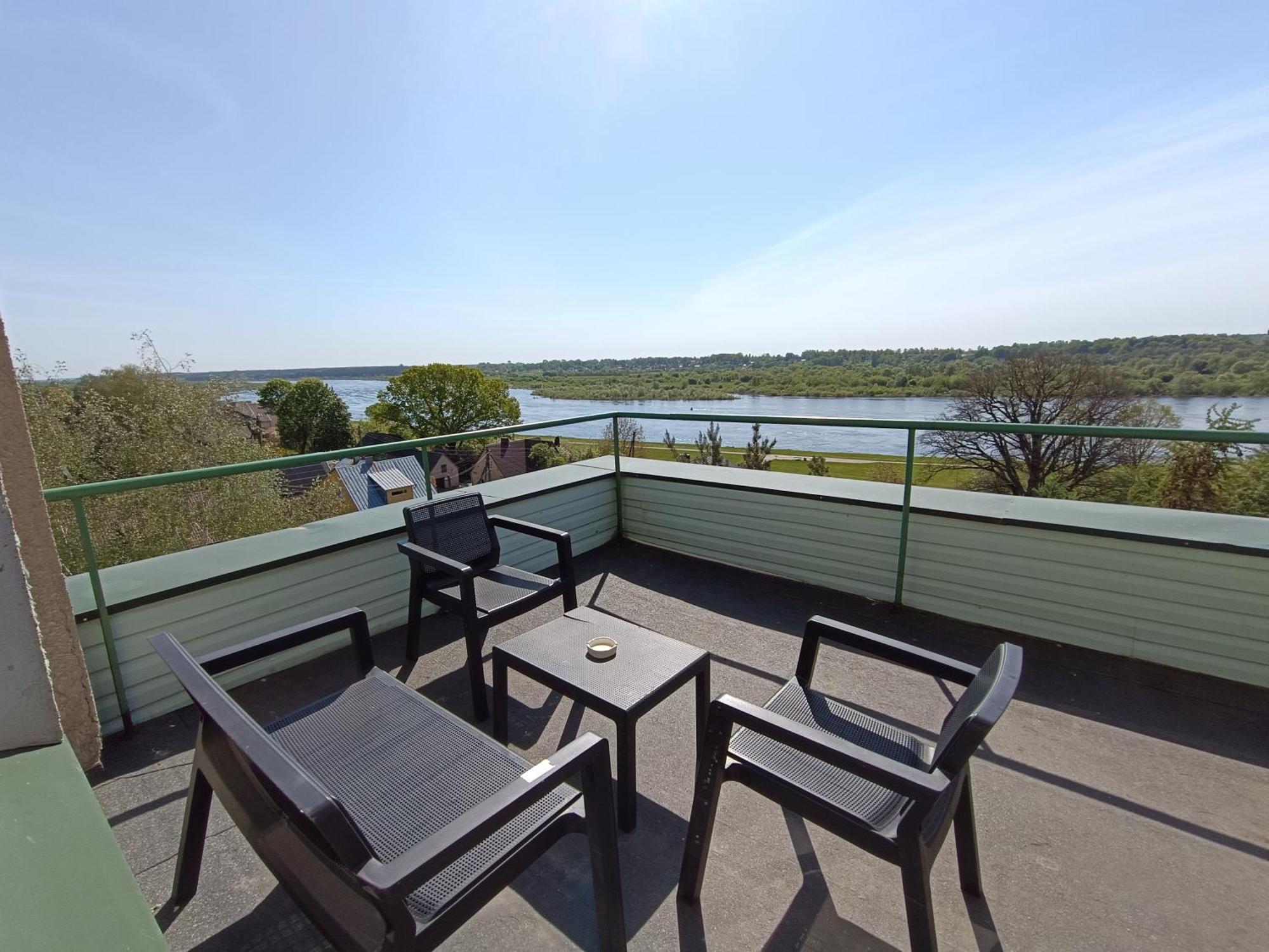 Viesbutis Jurbarkas Hotel Екстериор снимка
