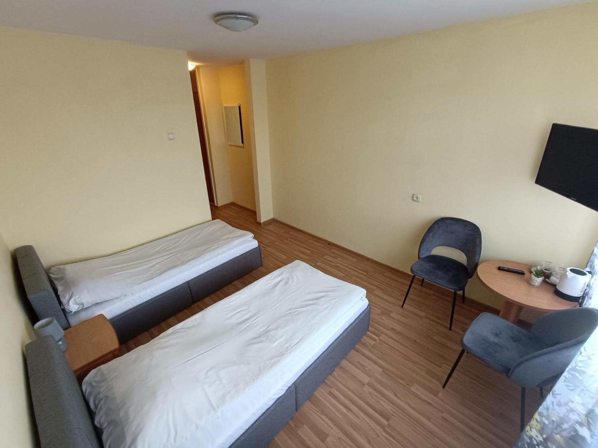 Viesbutis Jurbarkas Hotel Екстериор снимка