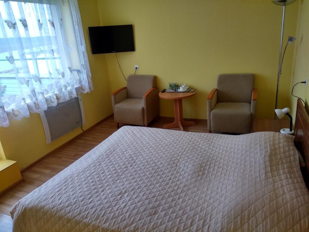 Viesbutis Jurbarkas Hotel Екстериор снимка