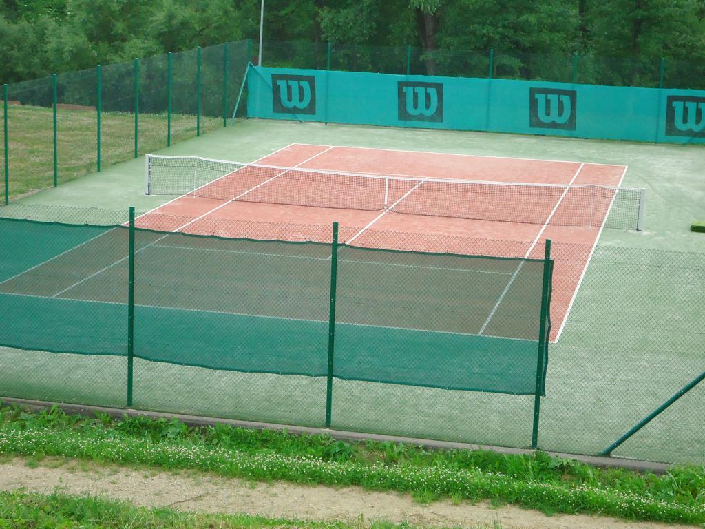 Viesbutis Jurbarkas Hotel Екстериор снимка